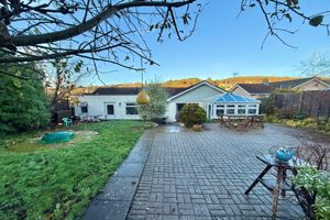 Rear- click for photo gallery